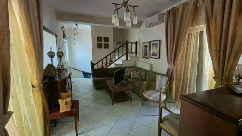 Miress Exklusives Maisonette- und Geschäftshaus im Herzen von Moires – Arbeiten und Wohnen an einem einzigartigen Ort Gewerbe kaufen